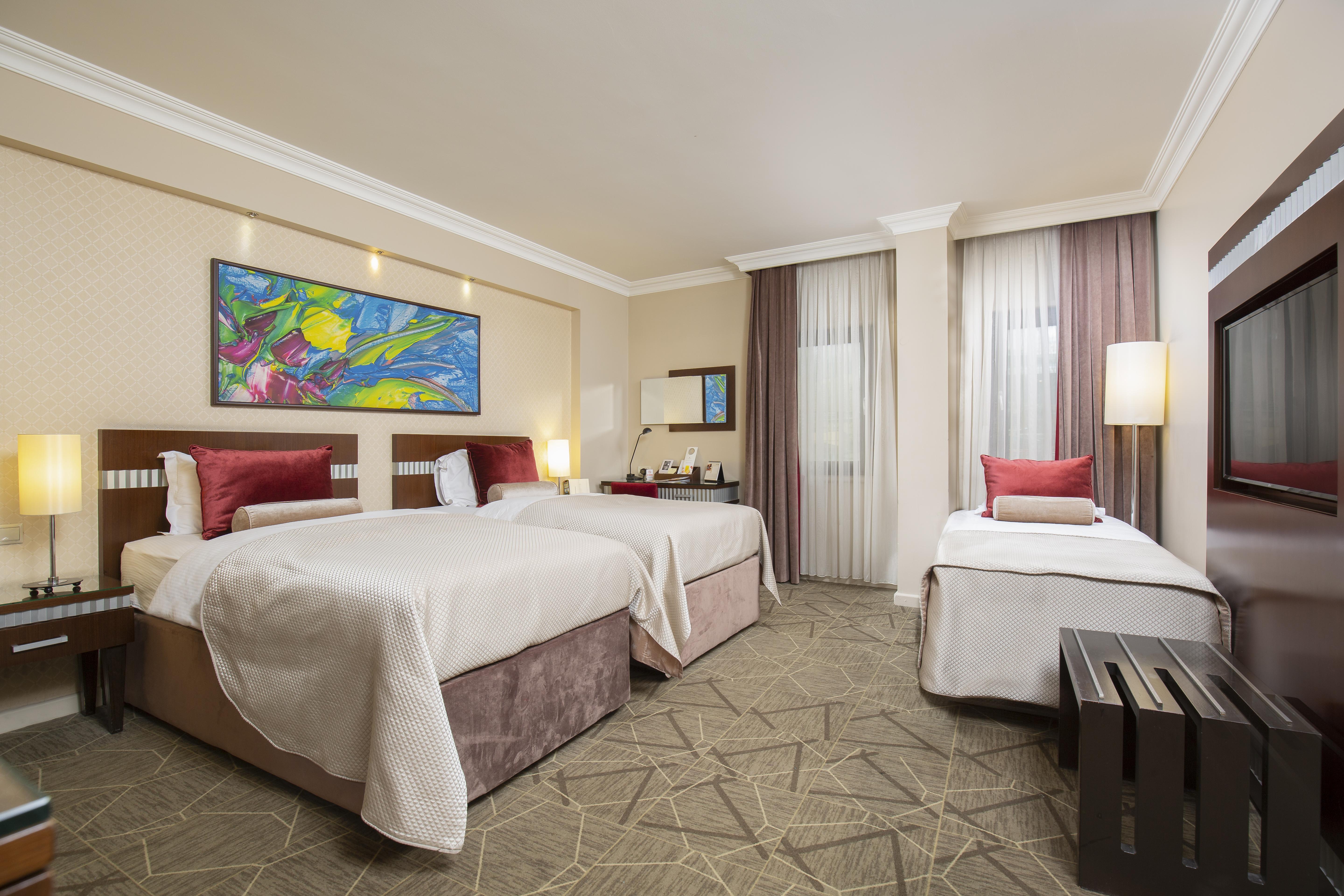Almira Hotel Thermal Spa & Convention Center Bursa Exterior photo Family room