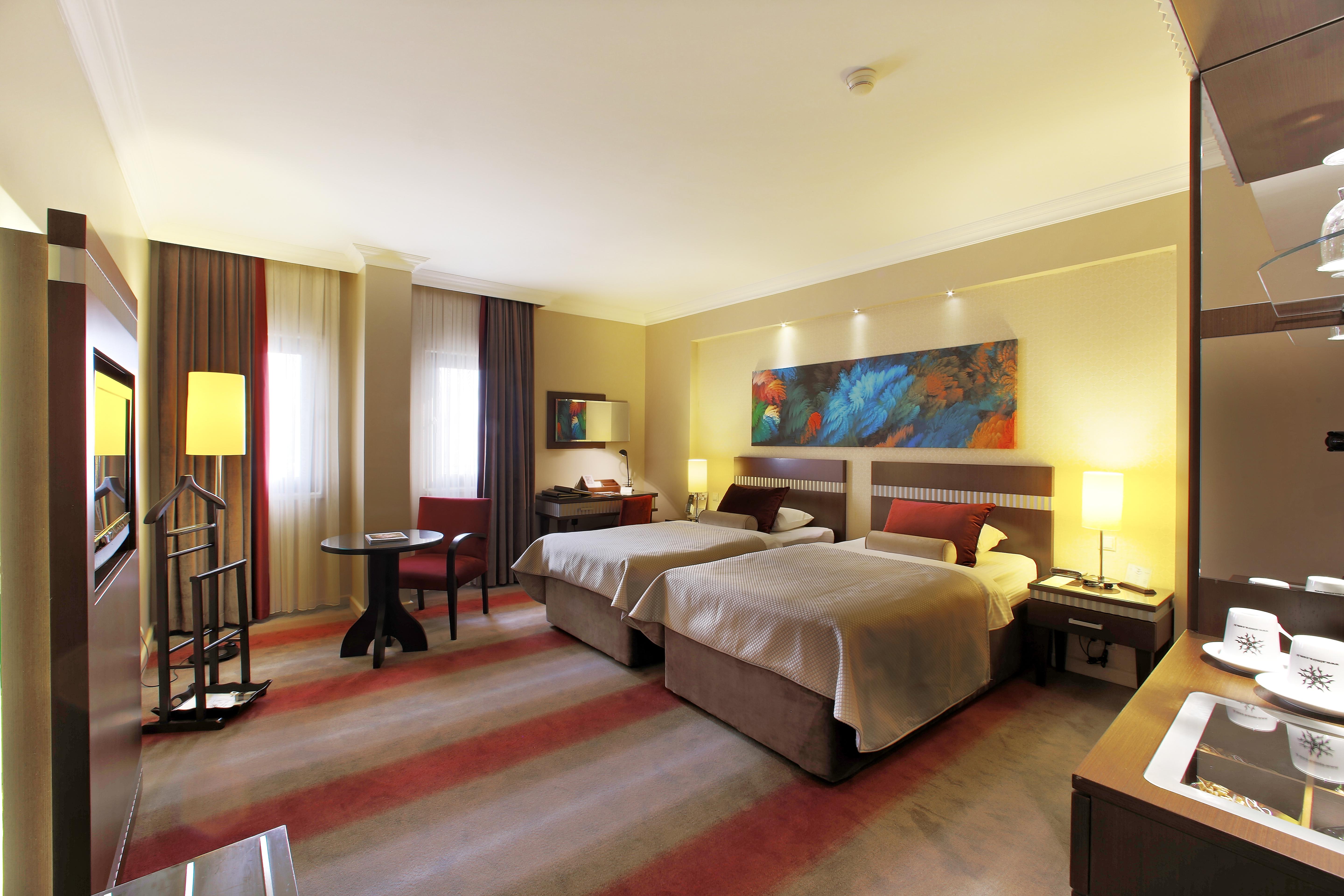 Almira Hotel Thermal Spa & Convention Center Bursa Exterior photo A room at the hotel