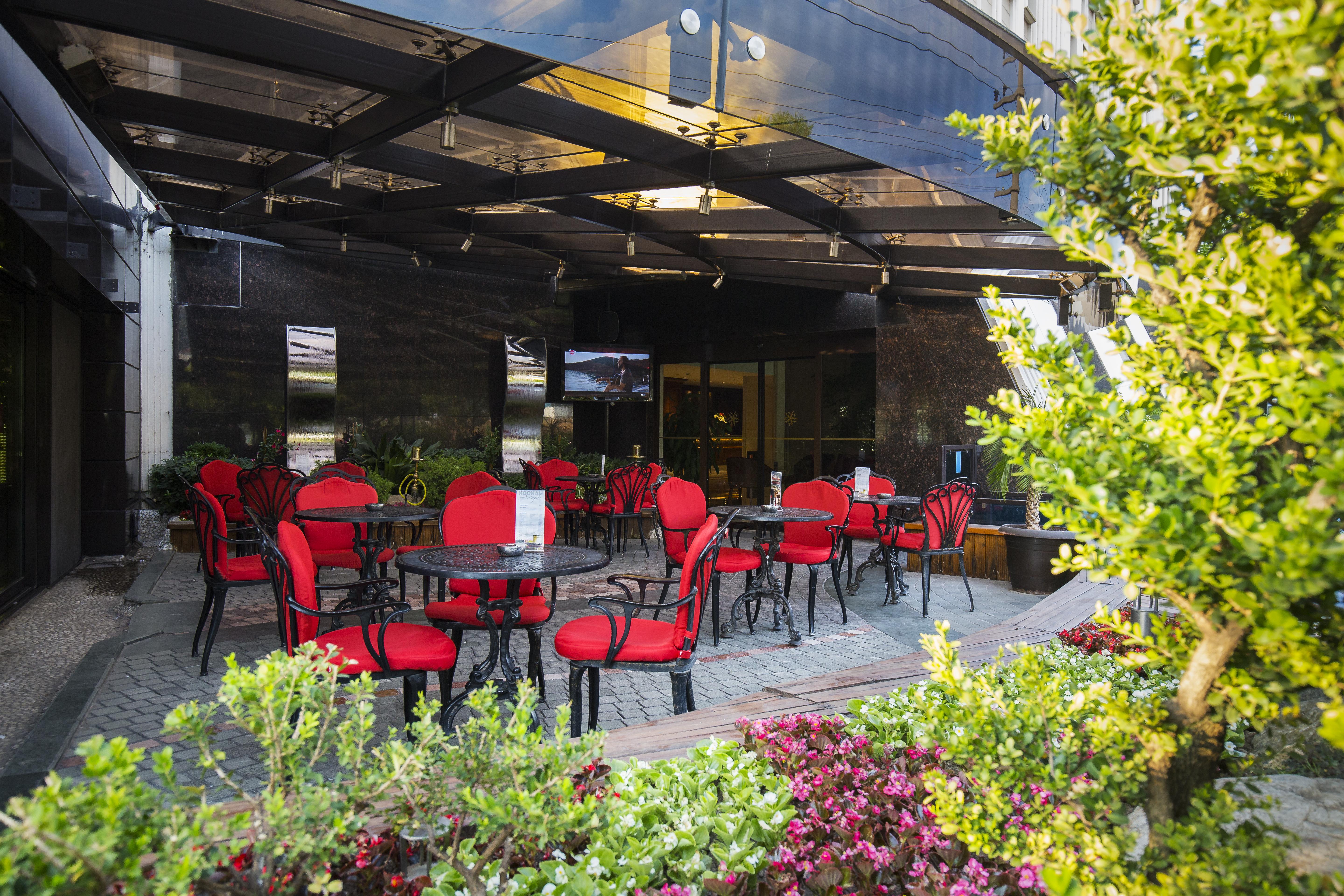 Almira Hotel Thermal Spa & Convention Center Bursa Exterior photo The hotel's outdoor terrace
